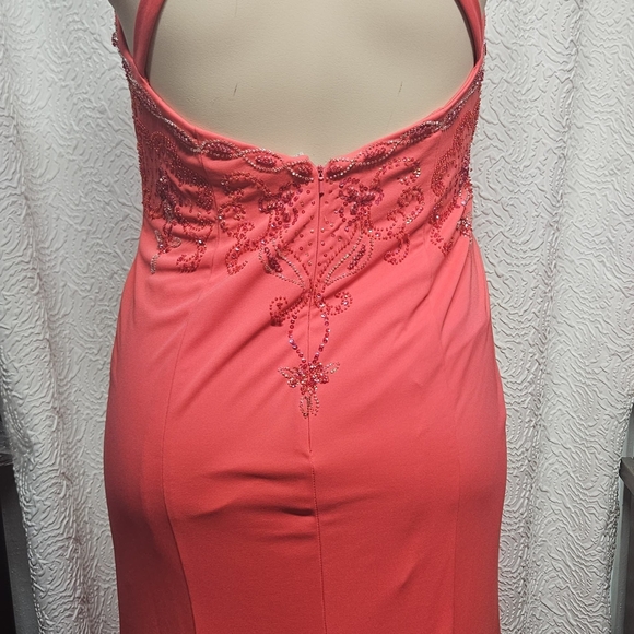 Elegant Coral Halter Dress - Picture 3 of 10
